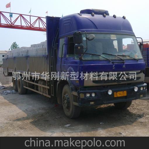 前二后八-東風(fēng)牌平板車(chē)供應鄂州市華容區蒸壓灰砂磚（包運費）圖片