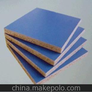 三聚氰胺貼面刨花板3--25MM，批發(fā)零售，整車發(fā)貨，品質(zhì)可靠。圖片